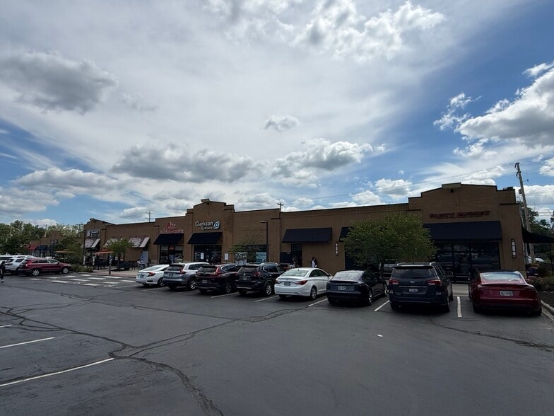 Primary Photo Of 73-91 N Hamilton Rd, Gahanna Storefront For Sale