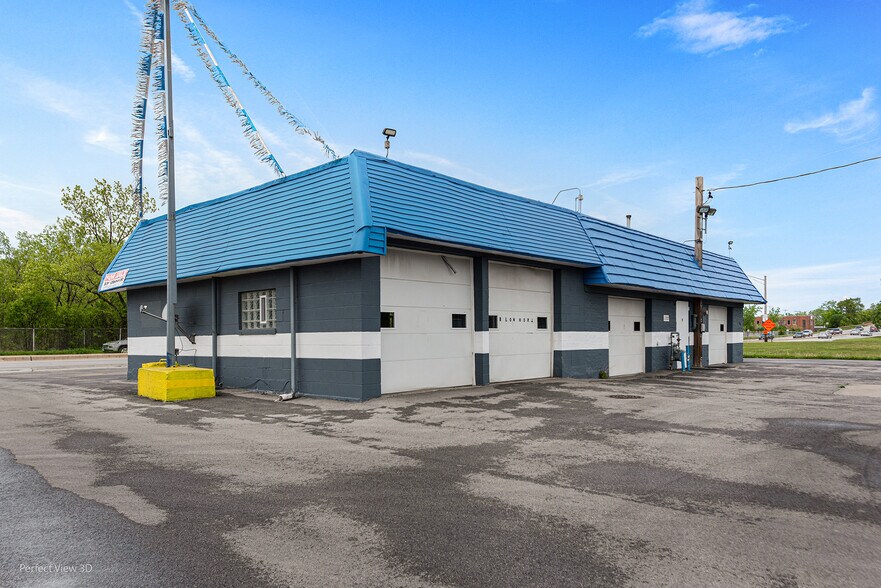 Primary Photo Of 13727 S Halsted St, Riverdale General Retail For Sale