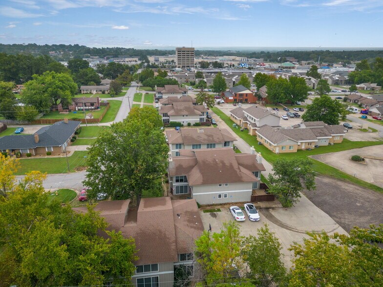More Photos Of 2401 S 50th St, Fort Smith Apartments For Sale