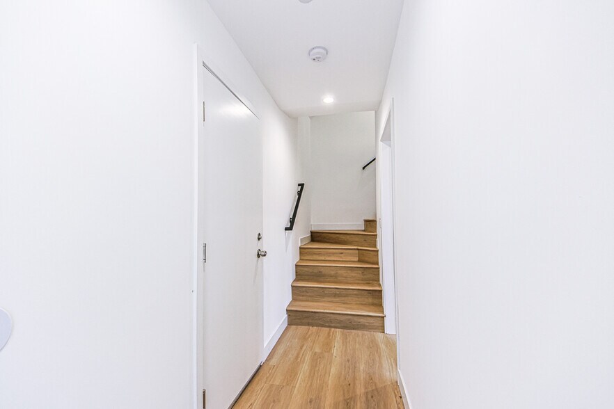 More Photos Of 1923 Carmona Ave, Los Angeles Multifamily For Sale