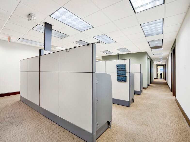 More Photos Of 4070-4090 Laguna St, Coral Gables Medical For Lease