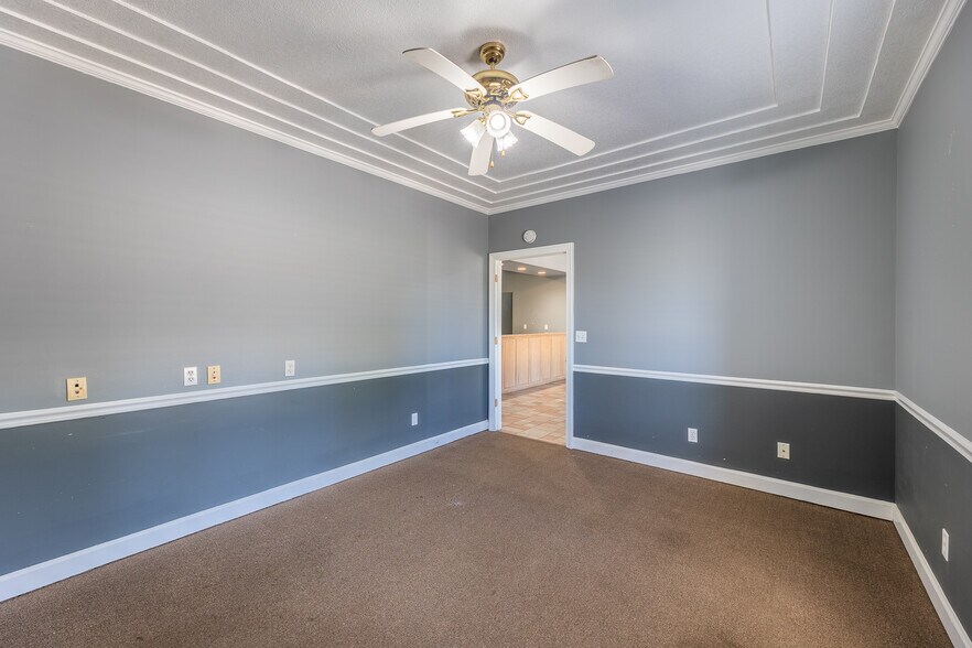 More Photos Of 602 E Outer Rd, Poplar Bluff Warehouse For Sale