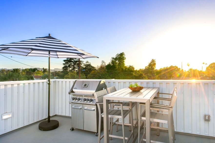 More Photos Of 11700 W Magnolia Blvd, Valley Village Apartments For Sale