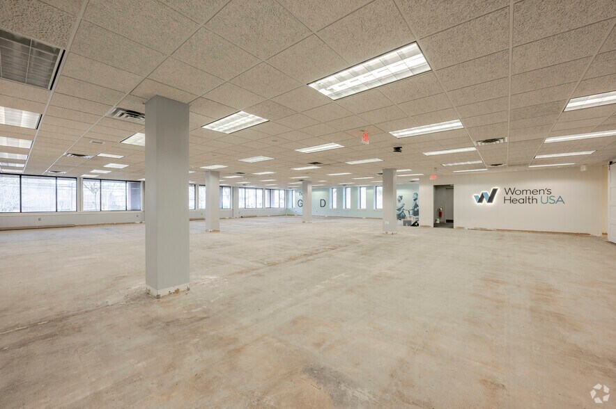 More Photos Of 22 Waterville Rd, Avon Medical For Sale