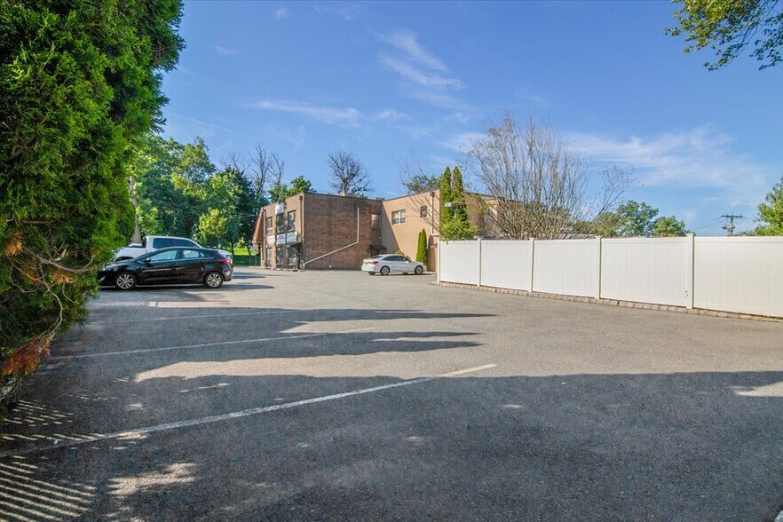 More Photos Of 383 Northfield Rd, West Orange Medical For Sale