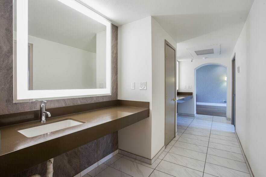 More Photos Of 11260 Point East Dr, Rancho Cordova Apartments For Sale
