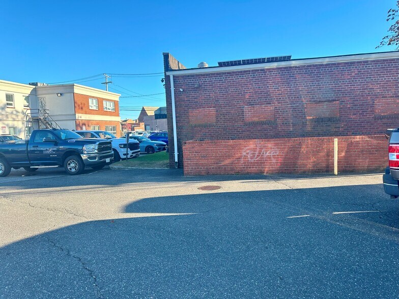 More Photos Of 15-17 Oak St, Patchogue Office Residential For Sale