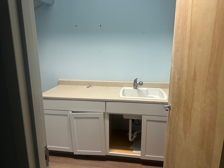 More Photos Of 901 Ethan Allen Hwy, Ridgefield Medical For Lease