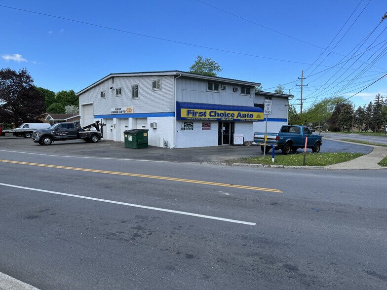 Primary Photo Of 840 Cayuga Creek Rd, Buffalo Auto Repair For Sale
