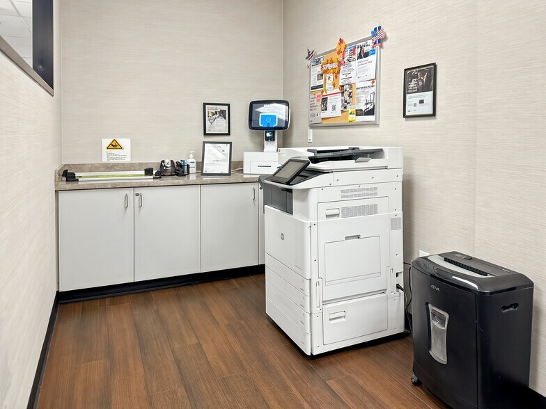 More Photos Of 13201 Northwest Fwy, Houston Coworking Space