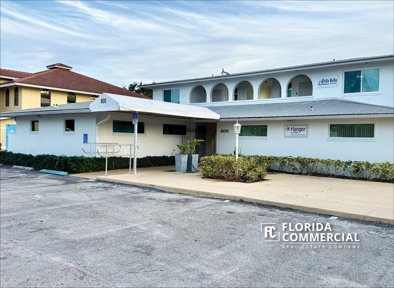 Primary Photo Of 800 SE Ocean Blvd, Stuart Office For Sale