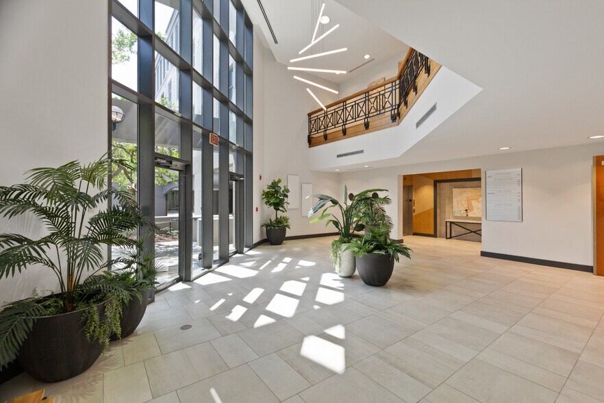 More Photos Of 177 Meeting St, Charleston Medical For Lease