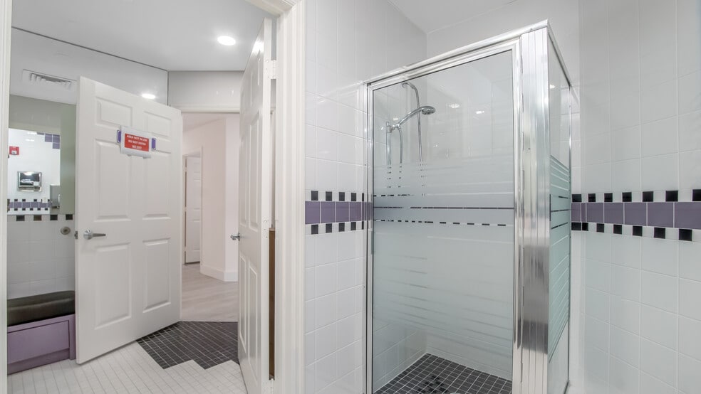 More Photos Of 7777 N University Dr, Tamarac Medical For Sale