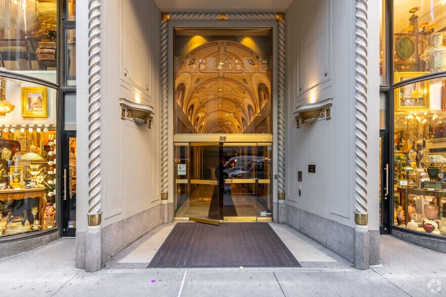 More Photos Of 34-36 W 44th St, New York Medical For Lease