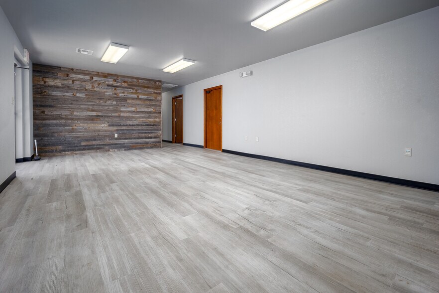 More Photos Of 2845 Broce Dr, Norman Office For Sale