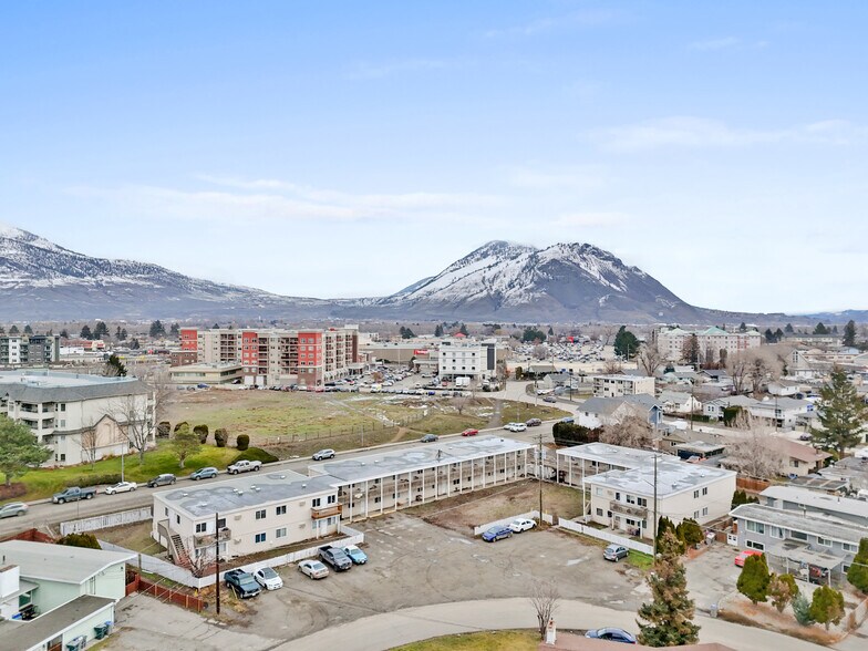 More Photos Of 233 Sherwood Drive, Kamloops Apartments For Sale