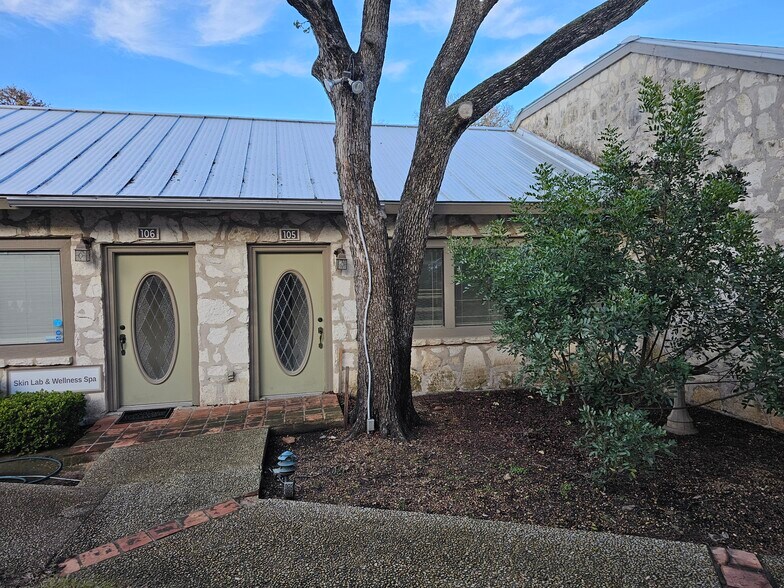 More Photos Of 11107 Wurzbach Rd, San Antonio Medical For Lease
