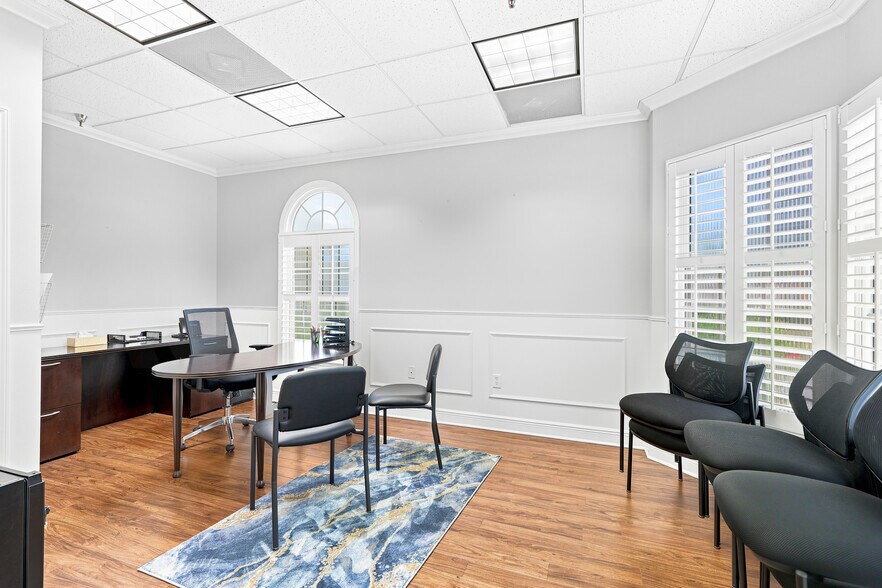 More Photos Of 4701 Manatee Ave, Bradenton Medical For Sale