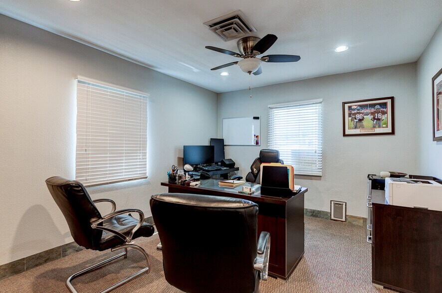 More Photos Of 510 S 8th St, Las Vegas Office Residential For Sale