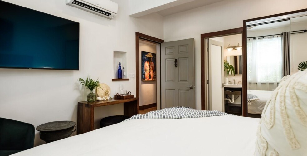 More Photos Of 93 Hana Hwy, Paia Hotel For Lease