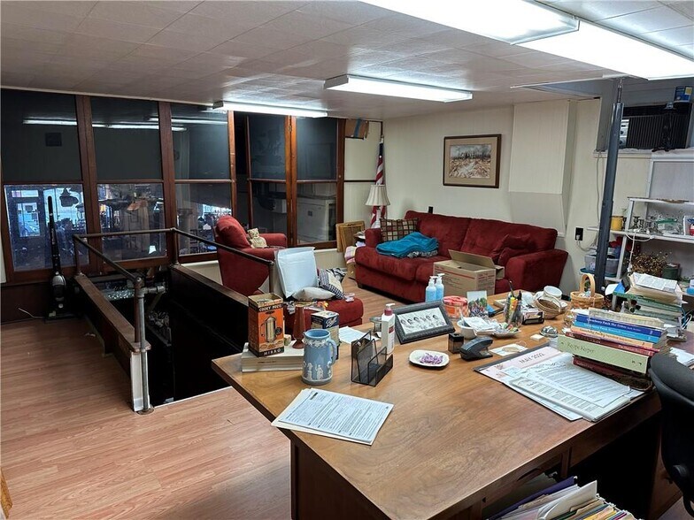 More Photos Of 116 N Illinois St, Chrisman Storefront Retail Residential For Sale