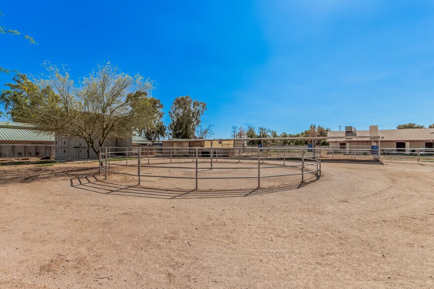 More Photos Of 7425 N Alsup Rd, Litchfield Park Horse Stables For Sale
