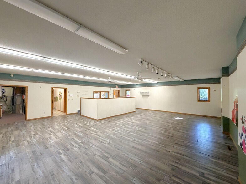 More Photos Of 14387 Edgewood Dr, Baxter Office For Lease