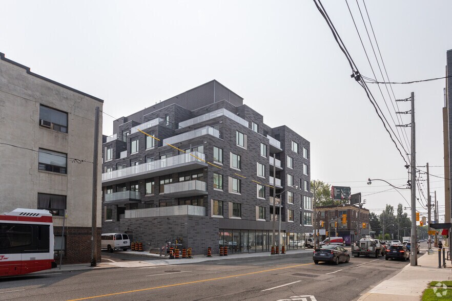 More Photos Of 1884 Queen St E, Toronto Apartments For Lease