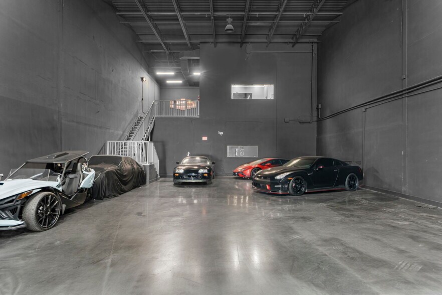 More Photos Of 7620 NW 25th St, Miami Distribution For Sale