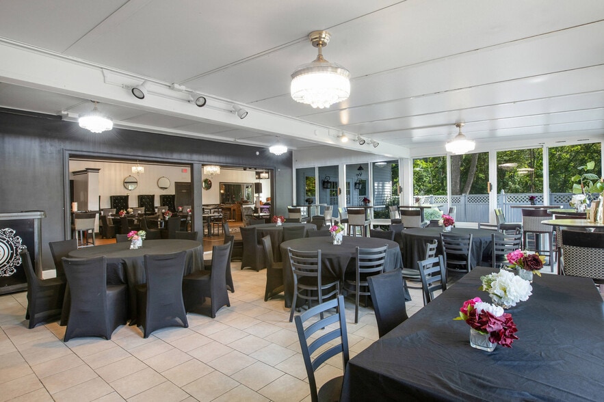 More Photos Of 5459 E Mountain St, Stone Mountain Restaurant For Sale