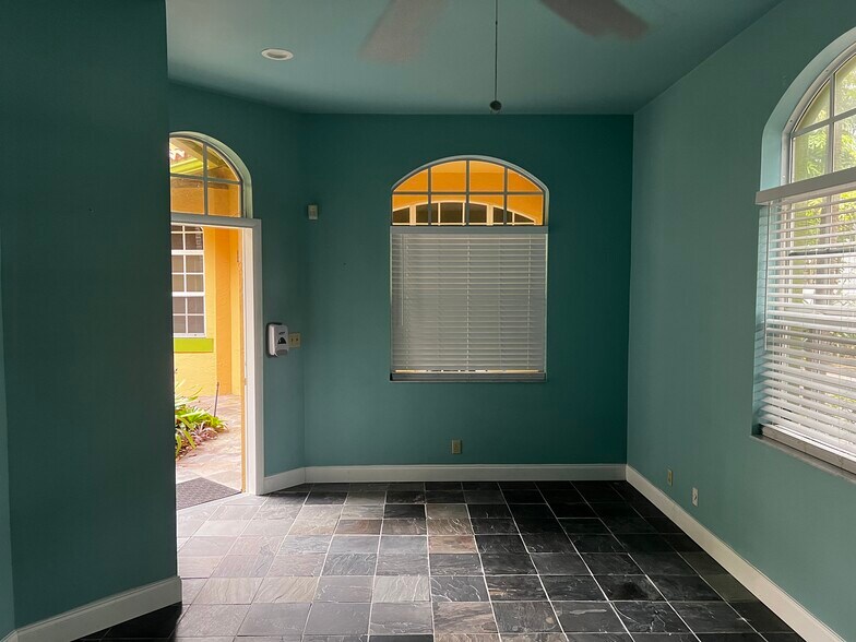 More Photos Of 720 NE 3rd Ave, Fort Lauderdale Office For Sale