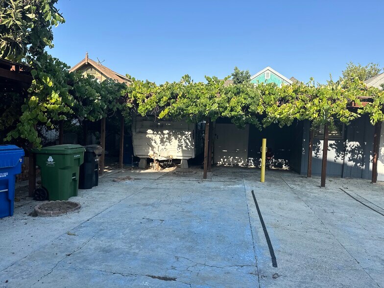 More Photos Of 2506 Juliet St., Los Angeles Multifamily For Sale