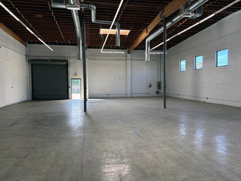 Primary Photo Of 3816-3822 W Jefferson Blvd, Los Angeles Warehouse For Lease