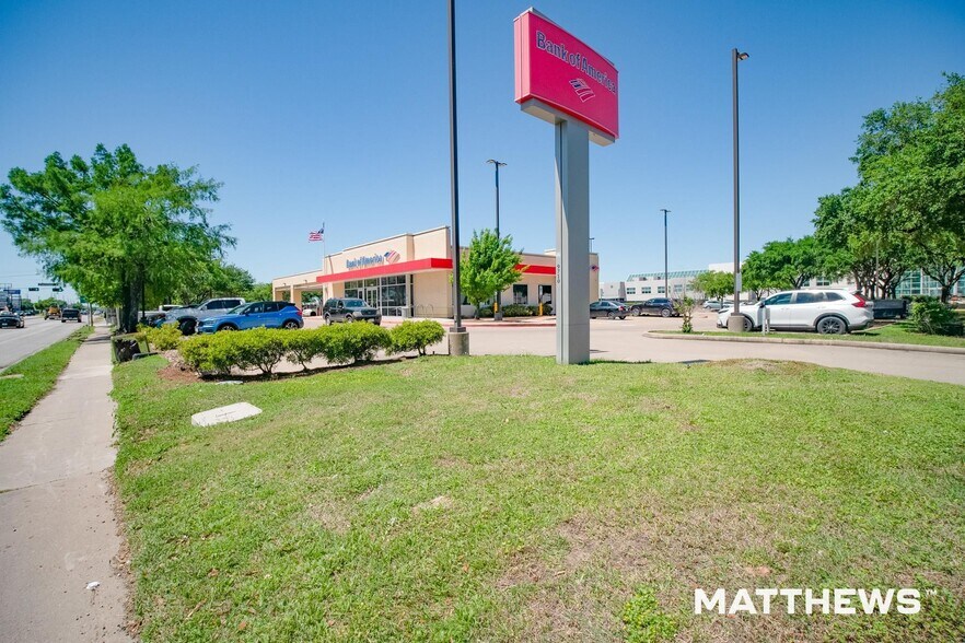 More Photos Of 9710 Bissonnet St, Houston Bank For Sale