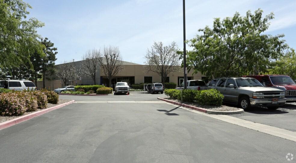 More Photos Of 740 E Carnegie Dr, San Bernardino Office For Sale