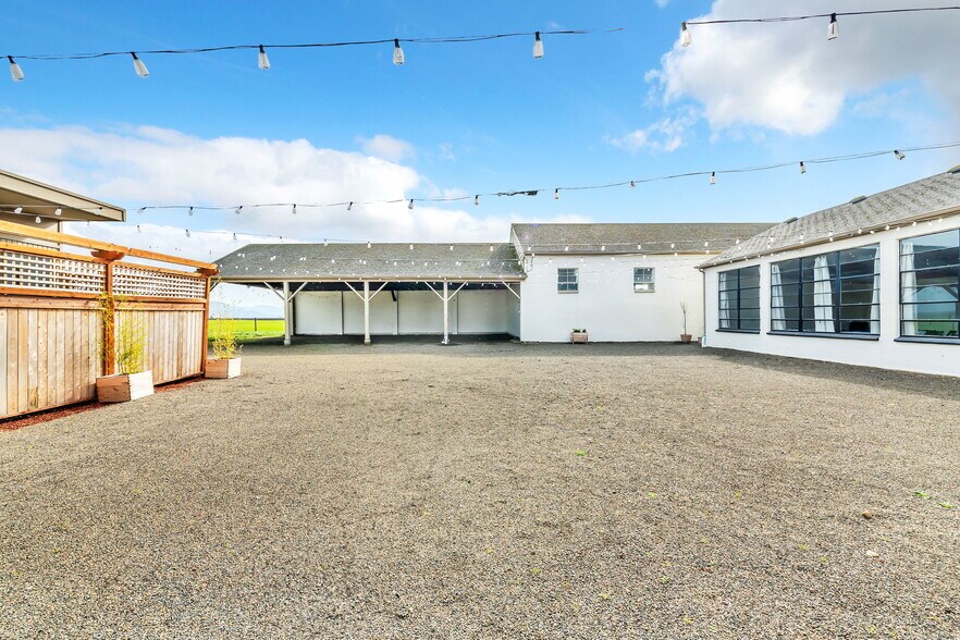 More Photos Of 31414 Harris Dr, Harrisburg Lodge Meeting Hall For Sale