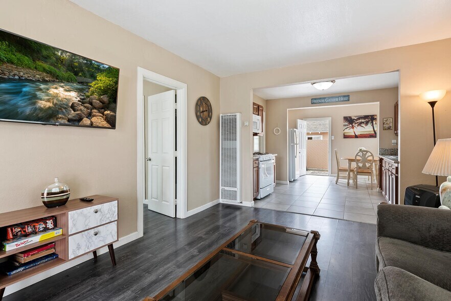 More Photos Of 1910 W Lincoln St, Long Beach Multifamily For Sale