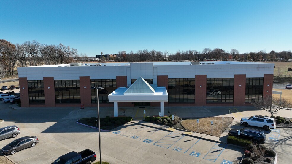 Primary Photo Of 519 Latham Dr, Lowell Medical For Sale