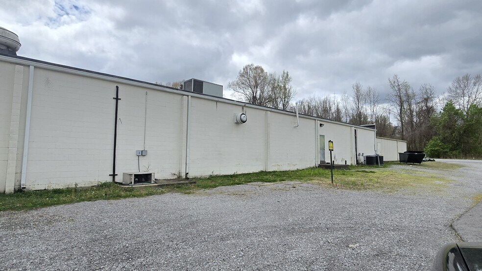 More Photos Of 219 S 2nd St, Central City Freestanding For Sale