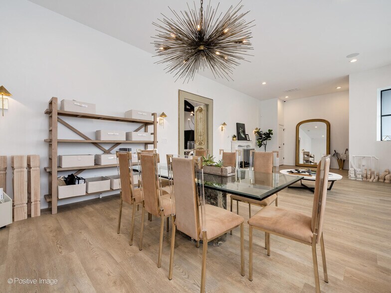 More Photos Of 2733 N Pulaski Rd, Chicago Showroom For Sale