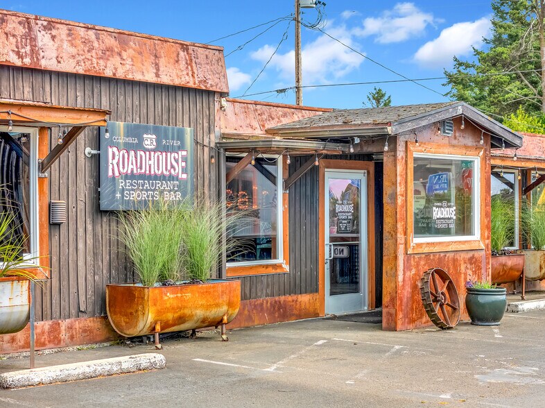 More Photos Of 780 US-101, Chinook Restaurant For Sale
