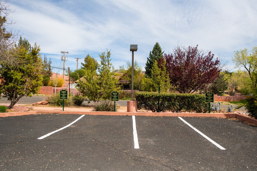 More Photos Of 1575 W State Route 89A, Sedona Freestanding For Lease