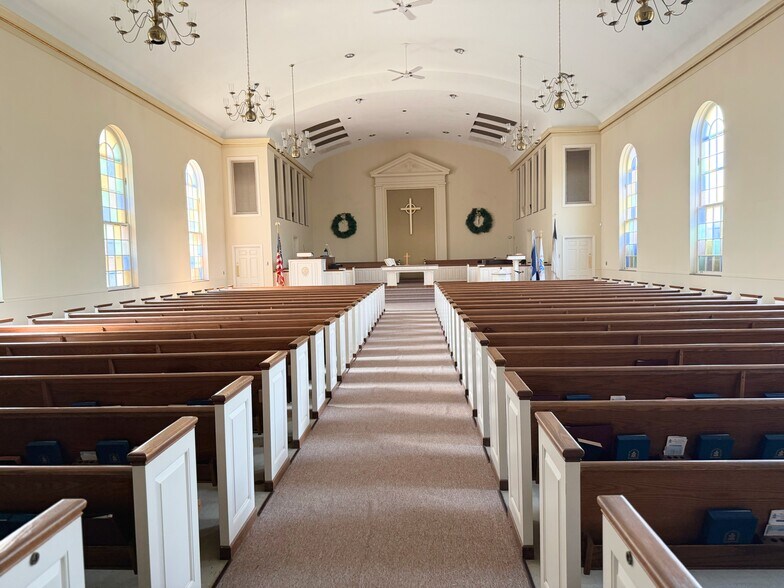 More Photos Of 25350 W 6 Mile Rd, Redford Religious Facility For Sale