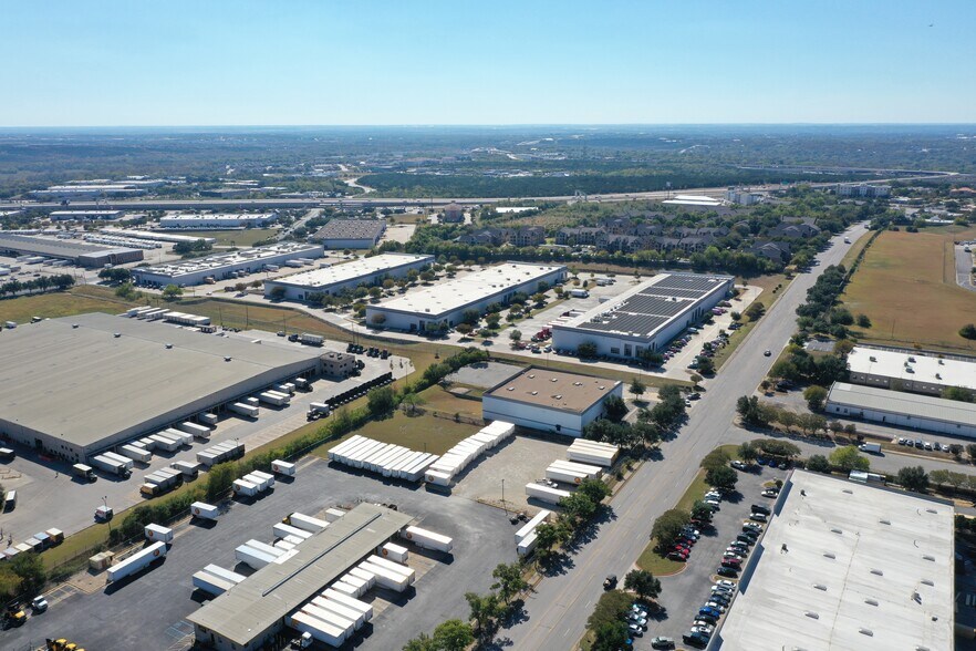 More Photos Of 8020 Exchange Dr, Austin Warehouse For Lease