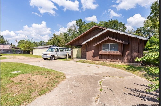 More Photos Of 806 Pershing Ave, Lufkin Daycare Center For Sale