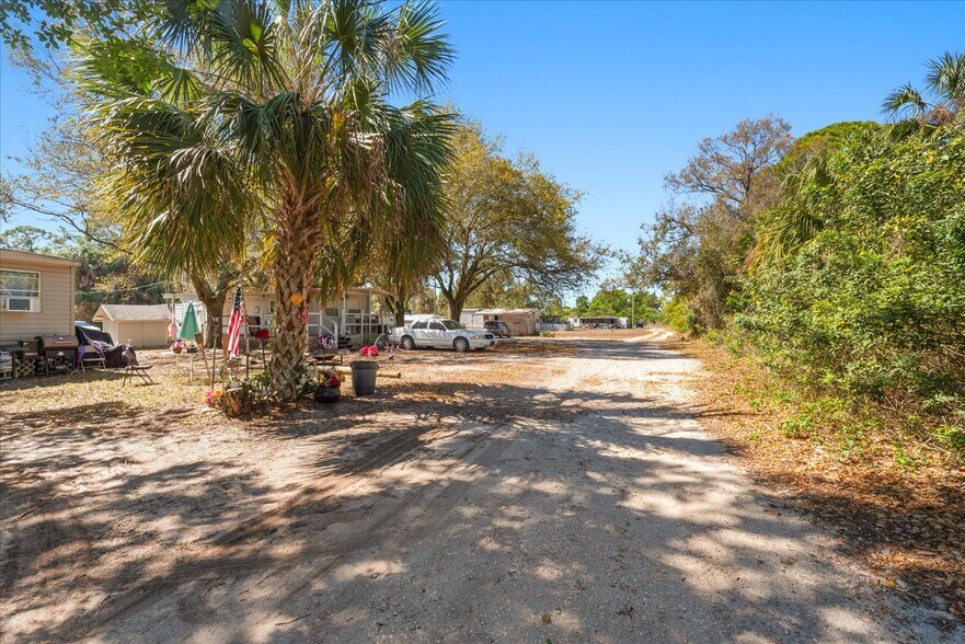 More Photos Of 380 San Jose St, North Fort Myers Manufactured Housing Mobile Home Park For Sale