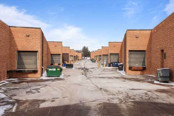 More Photos Of 7600-7682 Executive Dr, Eden Prairie Research And Development For Lease