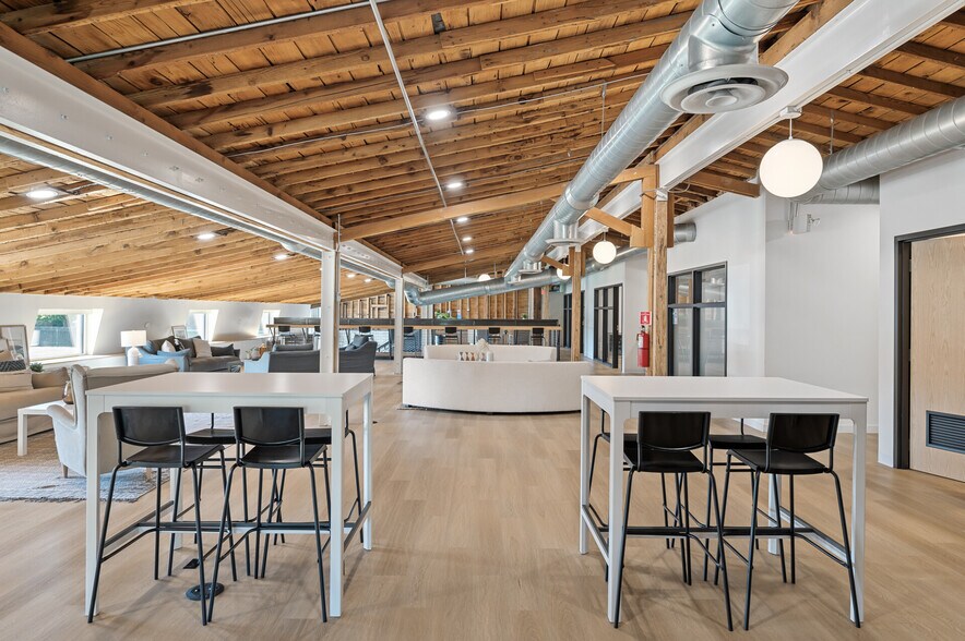 More Photos Of 1153 SE 16th Ave, Minneapolis Coworking Space