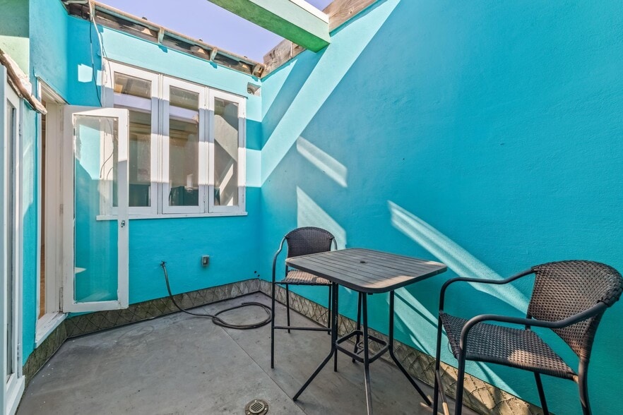More Photos Of 2250 Jerrold Ave, San Francisco Warehouse For Sale