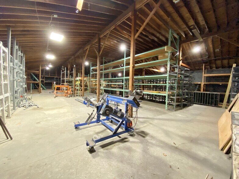 More Photos Of 143 W Main St, Bay Shore General Retail For Sale